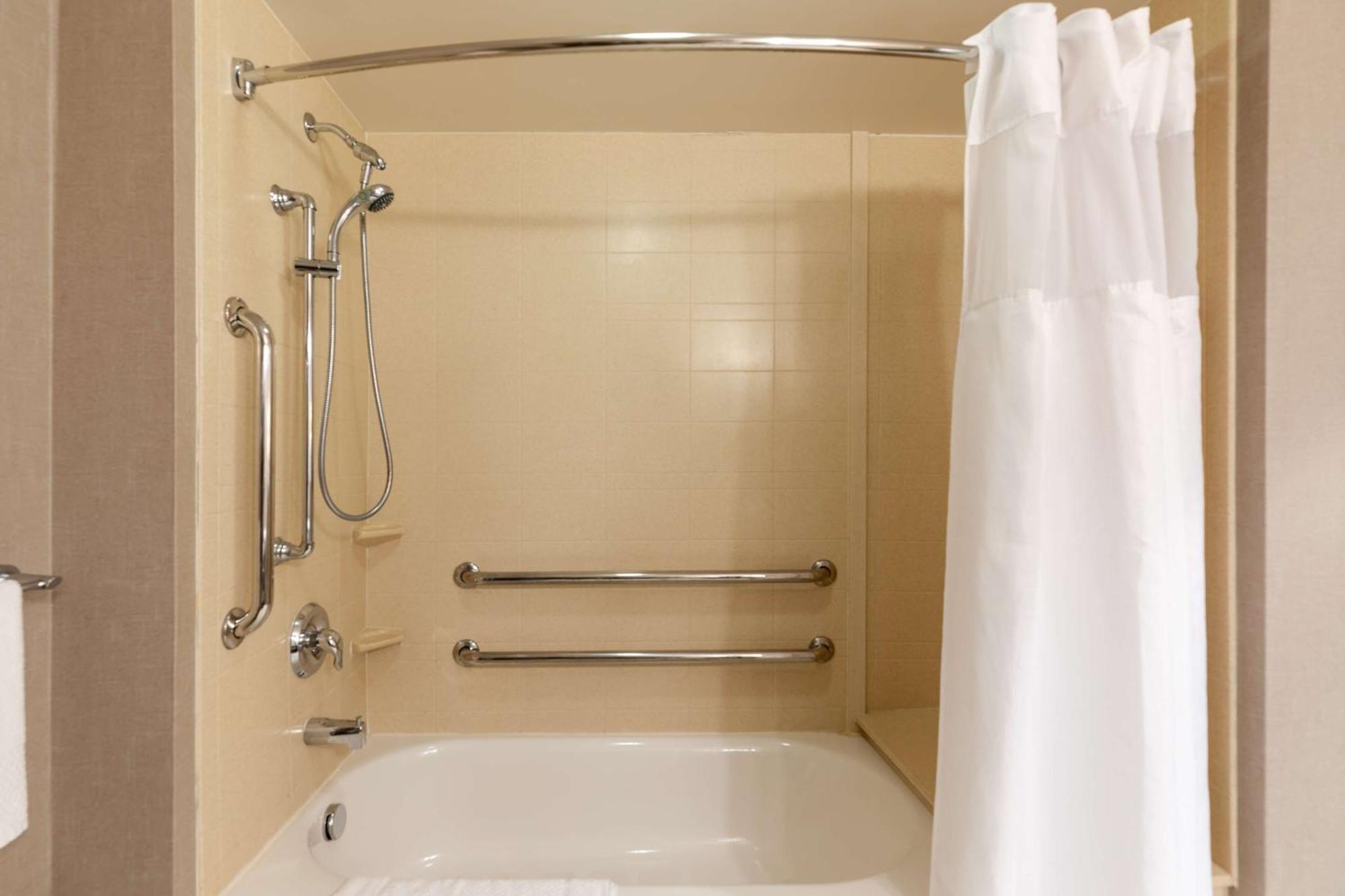 Doubletree By Hilton Airport Hotel Savannah